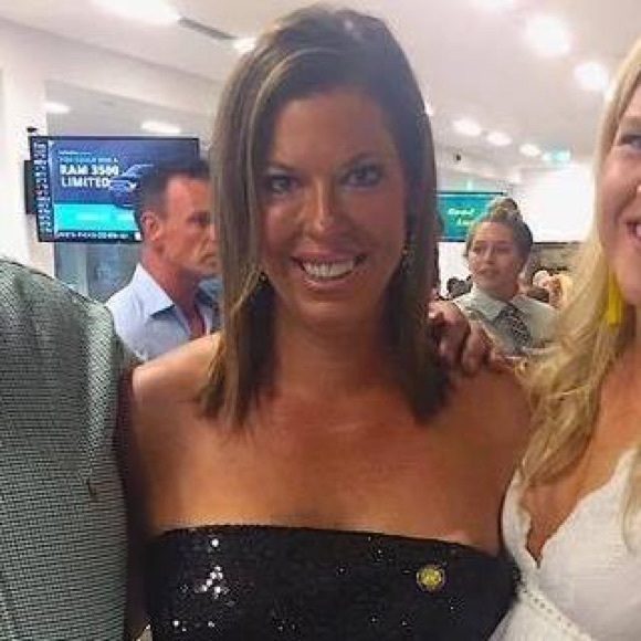 Meet the Posher - Picture 1 of 7